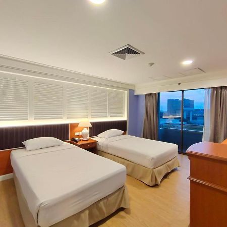 Ebina House - Sha Extra Plus Бангкок Екстер'єр фото