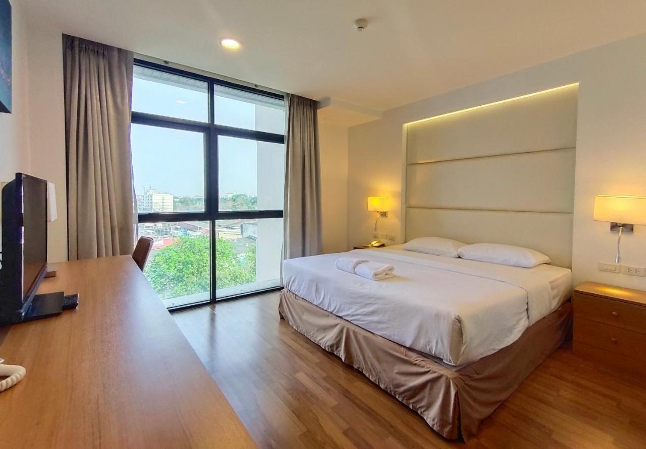 Ebina House - Sha Extra Plus Бангкок Екстер'єр фото